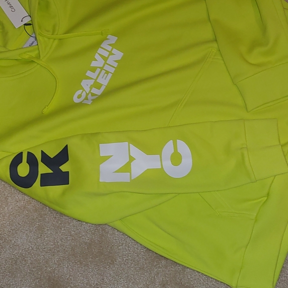 Calvin Klein logo pullover hoodie, NEW - Picture 2 of 4